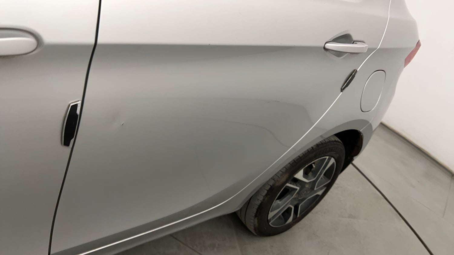 Used 2018 Tata Tigor Revotron XZ (O) Petrol Manual dents MINOR DENT