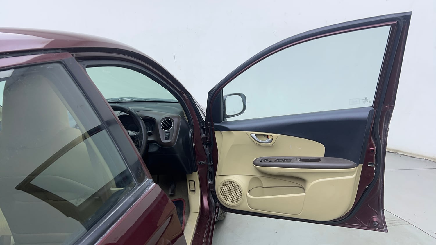 Used 2013 Honda Amaze 1.2 VX i-VTEC Petrol Manual interior RIGHT FRONT DOOR OPEN VIEW