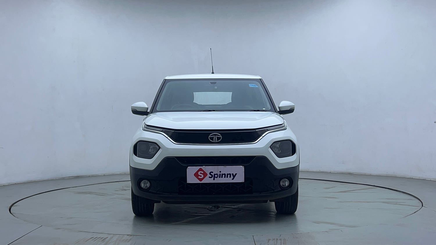 Used 2021 Tata Punch Accomplished Dazzle Pack MT Petrol Manual exterior FRONT VIEW