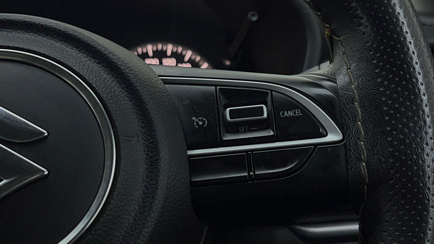 Used 2022 Maruti Suzuki Brezza ZXi Petrol Manual top_features Cruise control