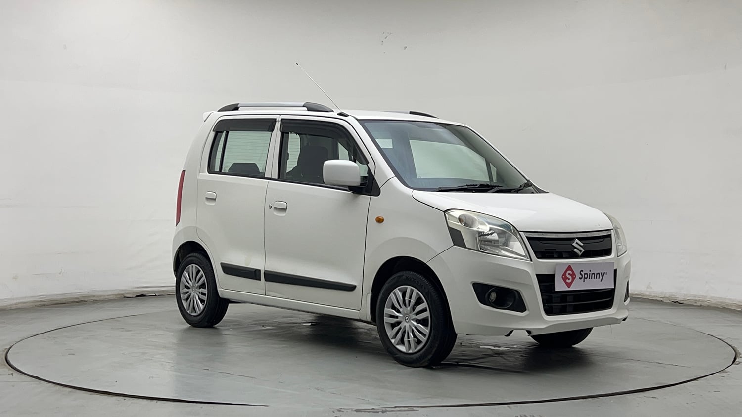 Used 2016 Maruti Suzuki Wagon R 1.0 VXI AMT Petrol Automatic exterior RIGHT FRONT CORNER VIEW