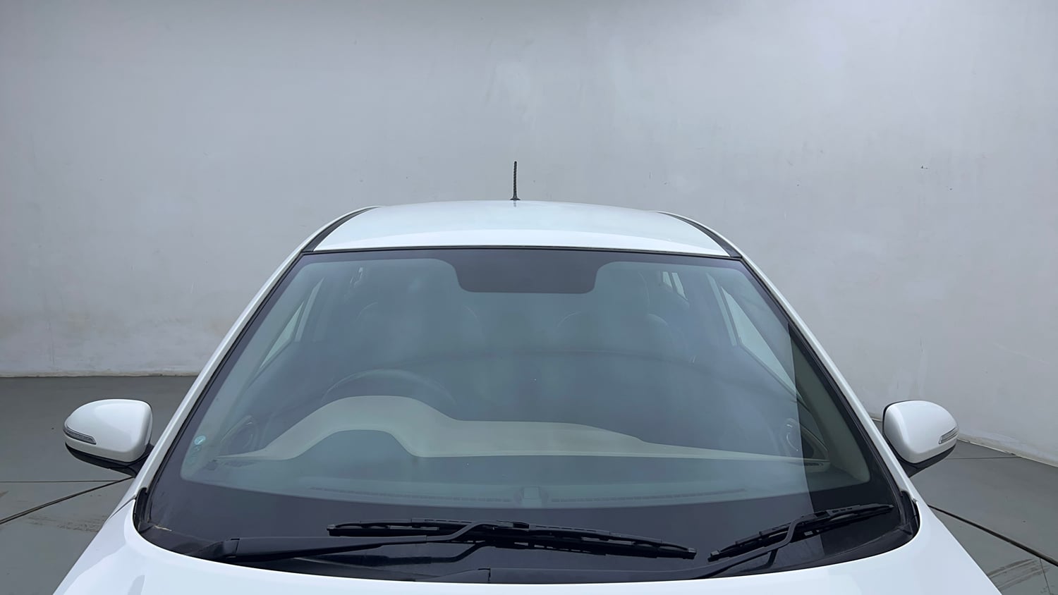 Used 2017 Hyundai Elite i20 Asta 1.2 (O) Petrol Manual exterior FRONT WINDSHIELD VIEW
