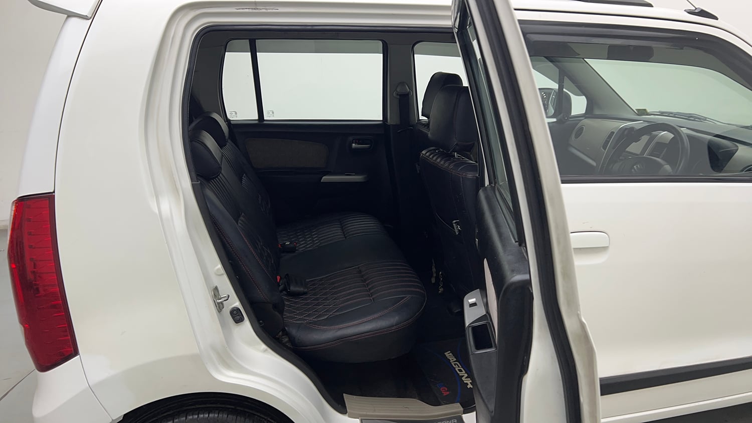 Used 2016 Maruti Suzuki Wagon R 1.0 VXI AMT Petrol Automatic interior RIGHT SIDE REAR DOOR CABIN VIEW