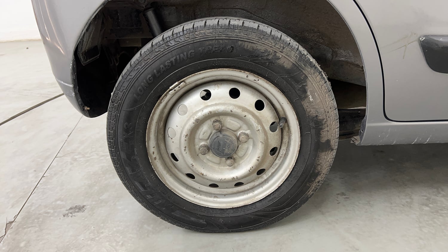 Used 2017 Maruti Suzuki Wagon R LXI CNG Cng Manual tyres RIGHT REAR TYRE RIM VIEW