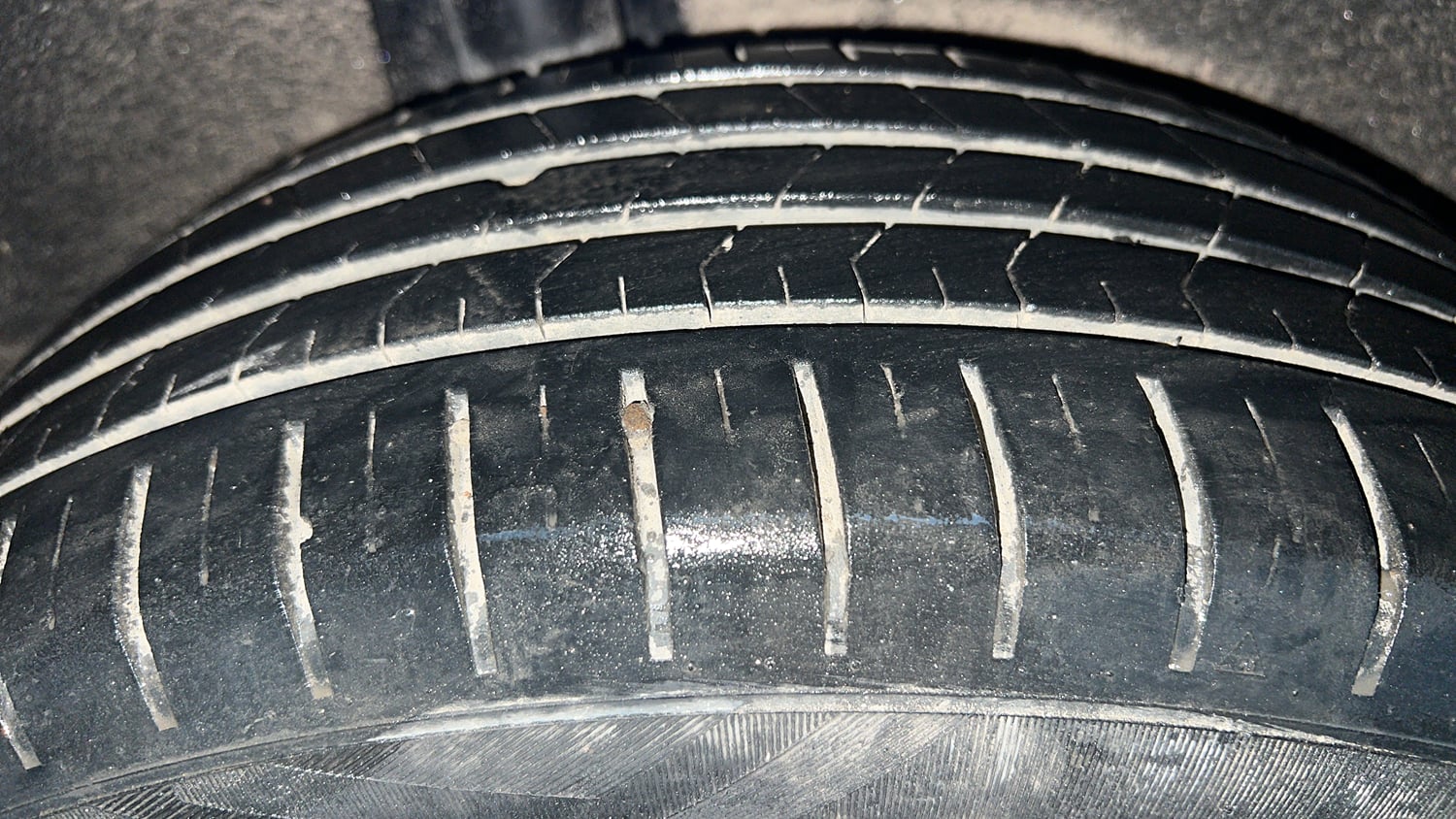 Used 2019 Maruti Suzuki Baleno Zeta Petrol Manual tyres RIGHT REAR TYRE TREAD VIEW