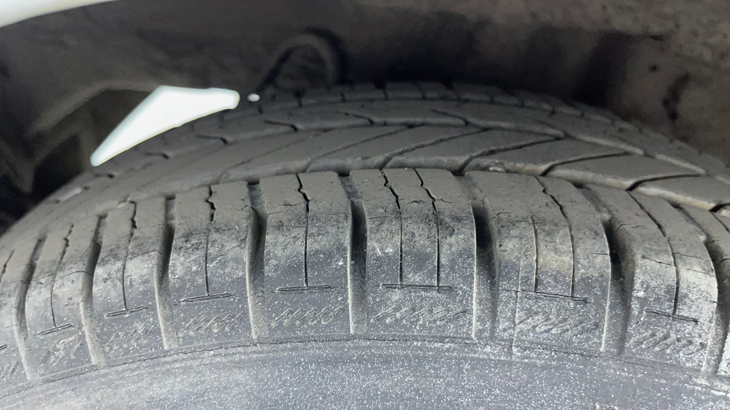 Used 2013 Hyundai Eon Sportz Petrol Manual tyres RIGHT REAR TYRE TREAD VIEW