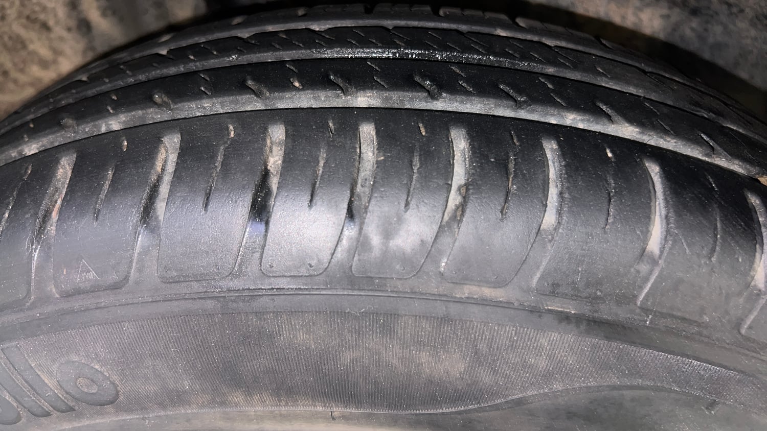 Used 2019 Maruti Suzuki Swift VXi AMT Petrol Automatic tyres RIGHT REAR TYRE TREAD VIEW