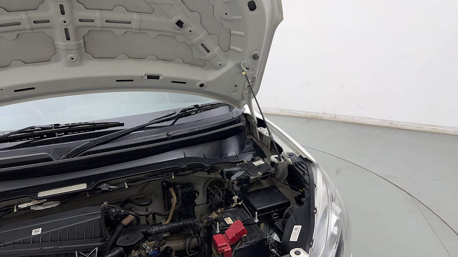 Used 2022 Maruti Suzuki Celerio VXi Petrol Manual engine ENGINE LEFT SIDE HINGE & APRON VIEW