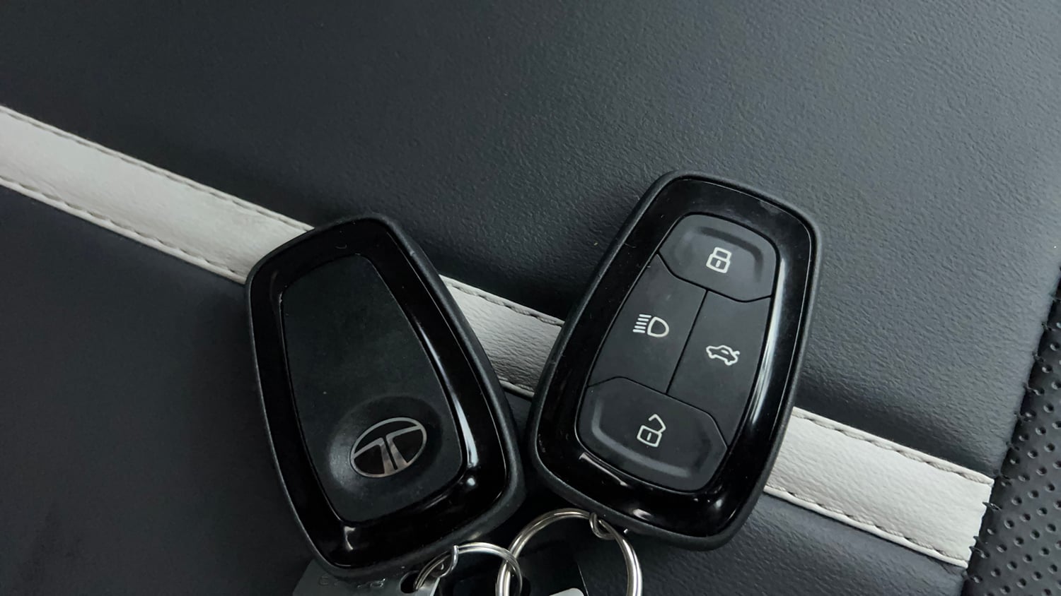 Used 2026 Tata Nexon Creative 1.2 Petrol 6MT Petrol Manual extra CAR KEY VIEW