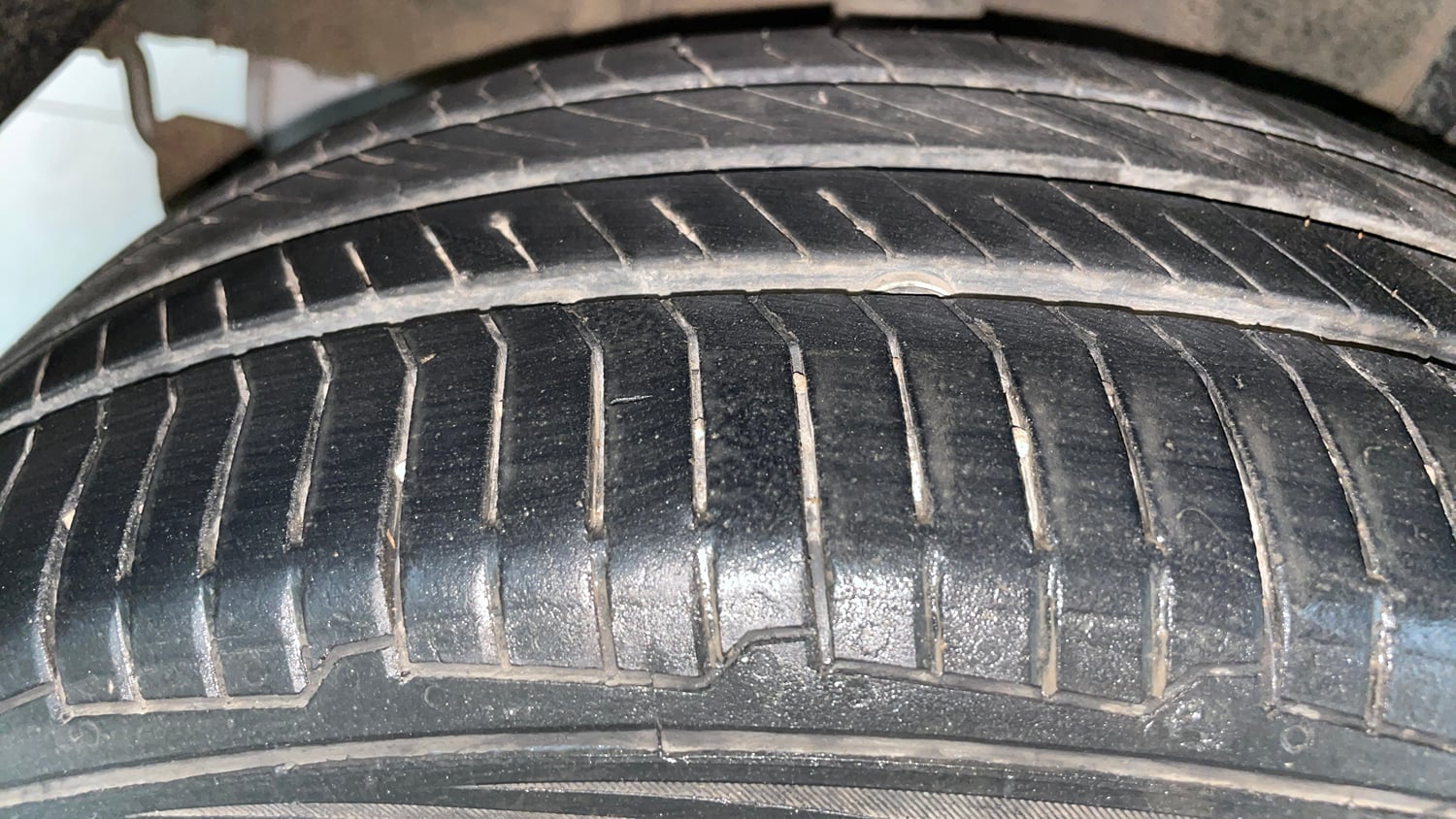 Used 2019 Tata Tigor Revotron XZA+ Petrol Automatic tyres RIGHT REAR TYRE TREAD VIEW