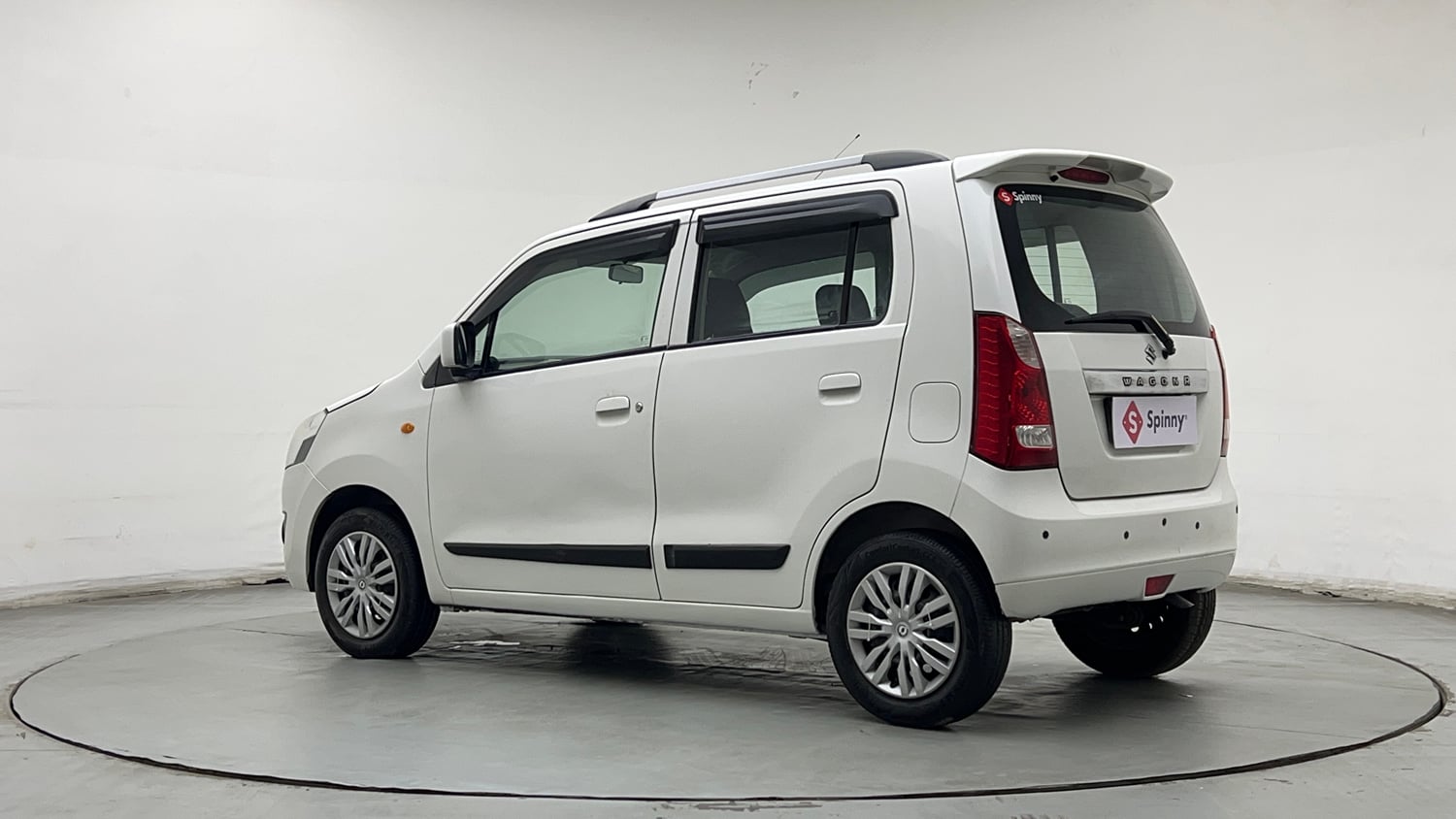 Used 2016 Maruti Suzuki Wagon R 1.0 VXI AMT Petrol Automatic exterior LEFT REAR CORNER VIEW