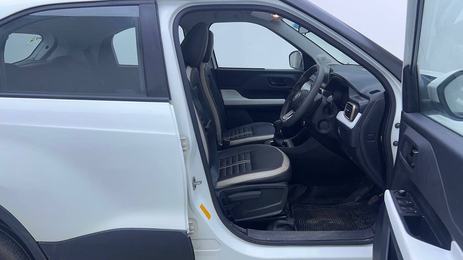 Used 2021 Tata Punch Accomplished Dazzle Pack MT Petrol Manual interior RIGHT SIDE FRONT DOOR CABIN VIEW