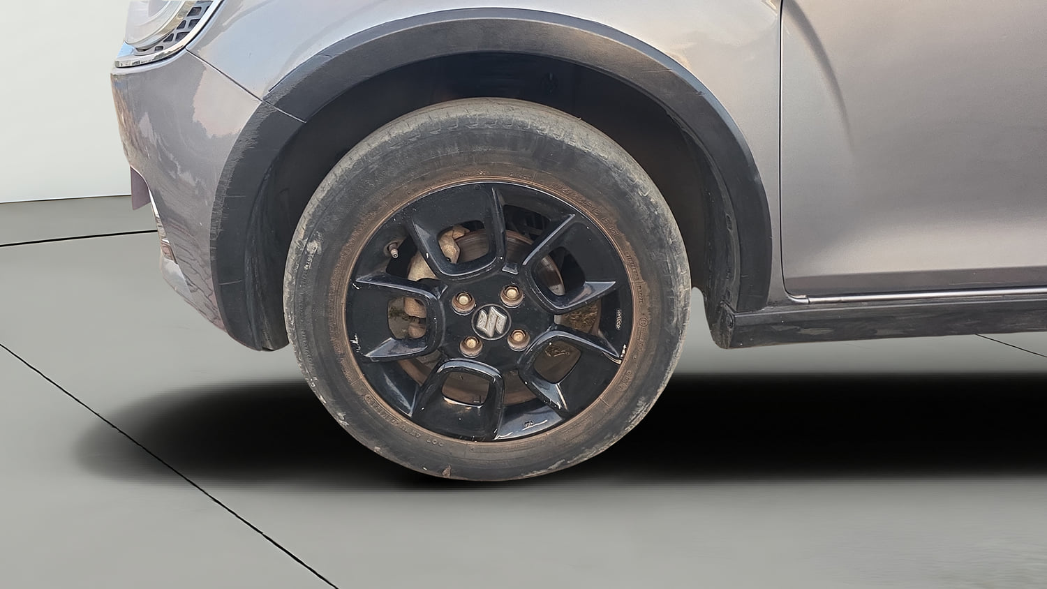 Used 2019 Maruti Suzuki Ignis Alpha 1.2 AMT Petrol Automatic tyres LEFT FRONT TYRE RIM VIEW