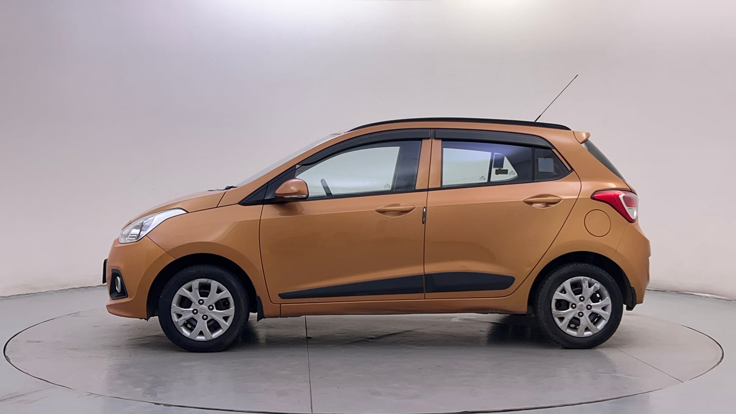 Used 2016 Hyundai Grand i10 Sportz 1.2 Kappa VTVT Petrol Manual exterior LEFT SIDE VIEW