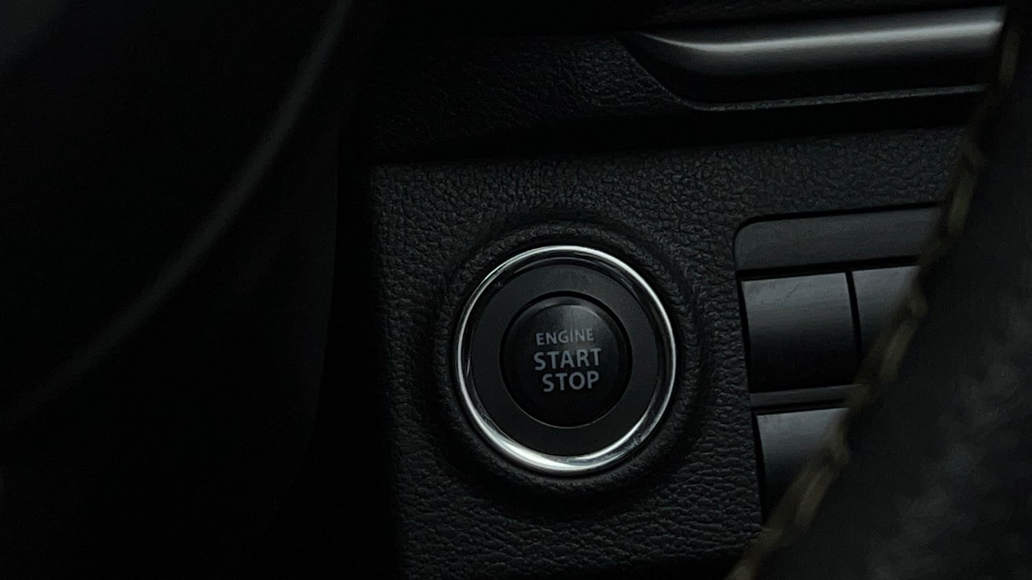Used 2022 Maruti Suzuki Brezza ZXi Petrol Manual top_features Keyless start