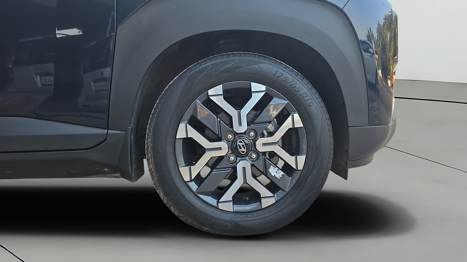 Used 2023 Hyundai Exter SX (O) Connect 1.2 AMT Petrol Automatic tyres RIGHT FRONT TYRE RIM VIEW