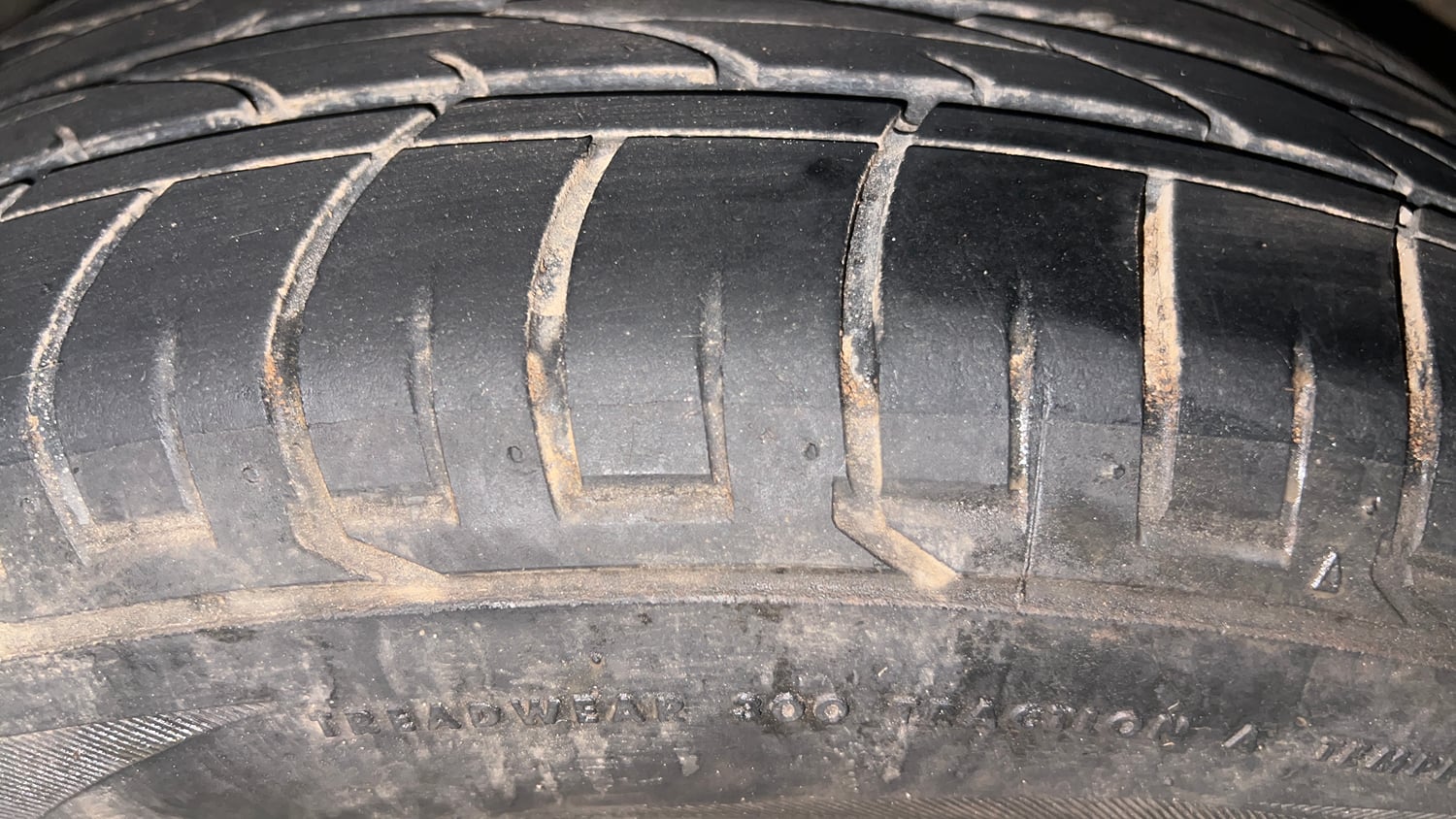 Used 2017 Hyundai Creta SX Plus 1.6 AT Petrol Petrol Automatic tyres LEFT FRONT TYRE TREAD VIEW