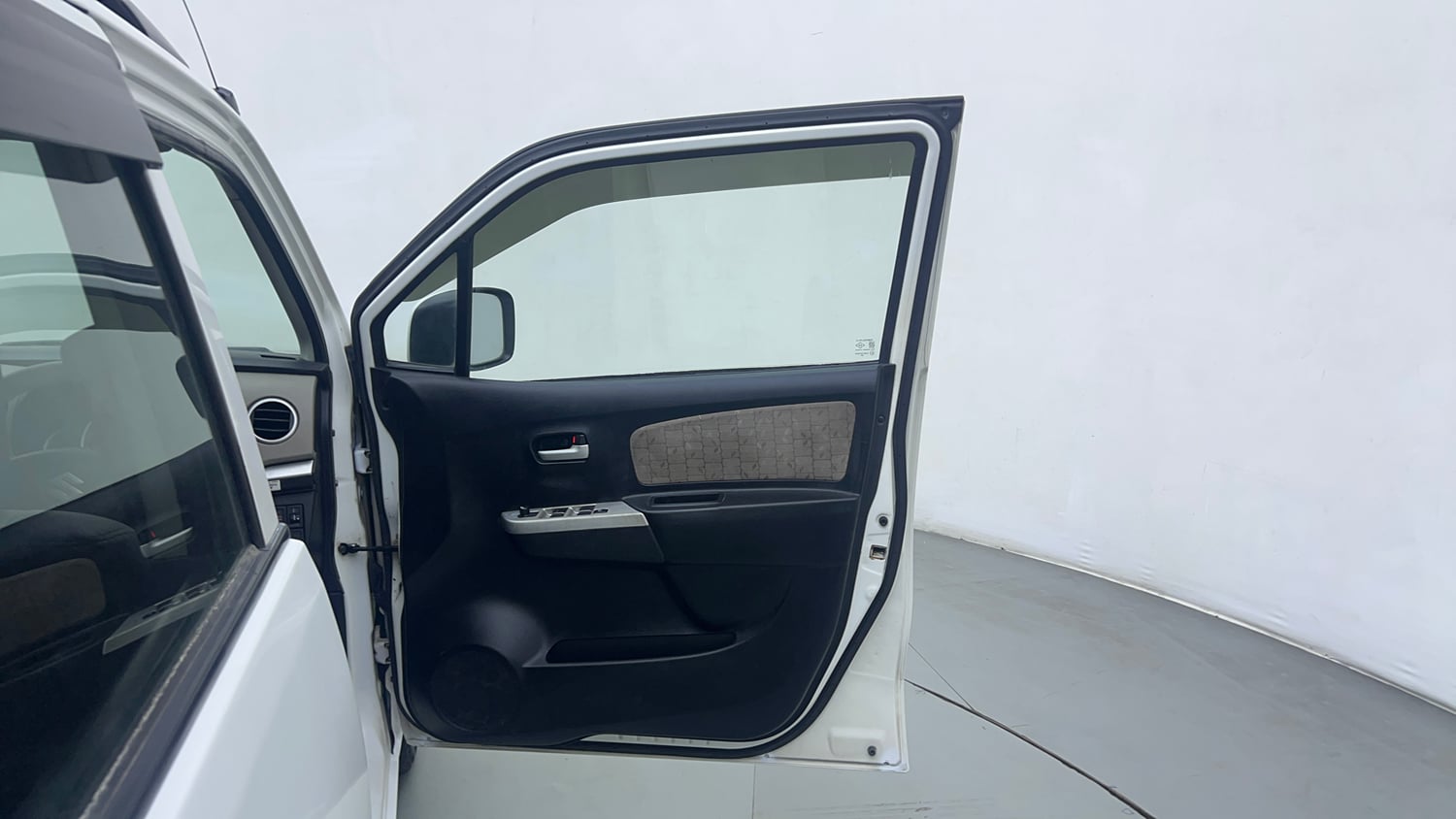 Used 2014 Maruti Suzuki Wagon R VXI Petrol Manual interior RIGHT FRONT DOOR OPEN VIEW