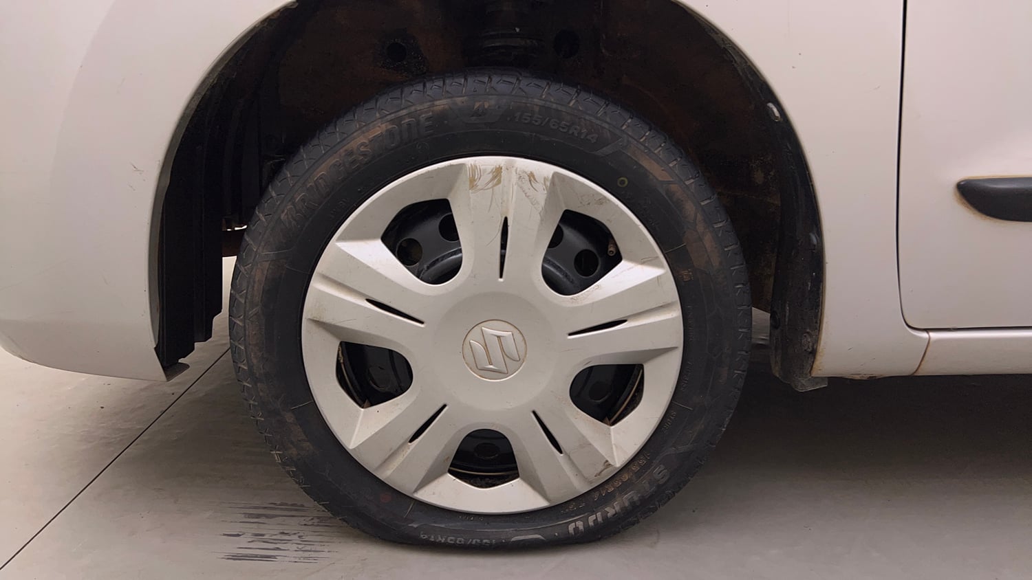 Used 2017 Maruti Suzuki Wagon R VXI Petrol Manual tyres LEFT FRONT TYRE RIM VIEW