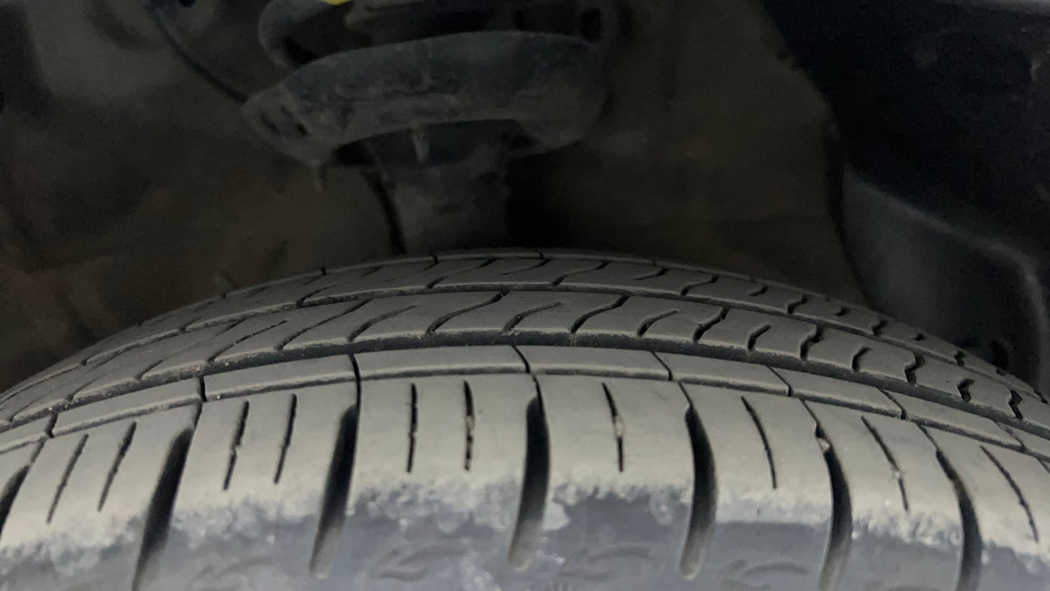 Used 2022 Hyundai Grand i10 Nios Asta 1.2 Kappa VTVT Petrol Manual tyres RIGHT FRONT TYRE TREAD VIEW