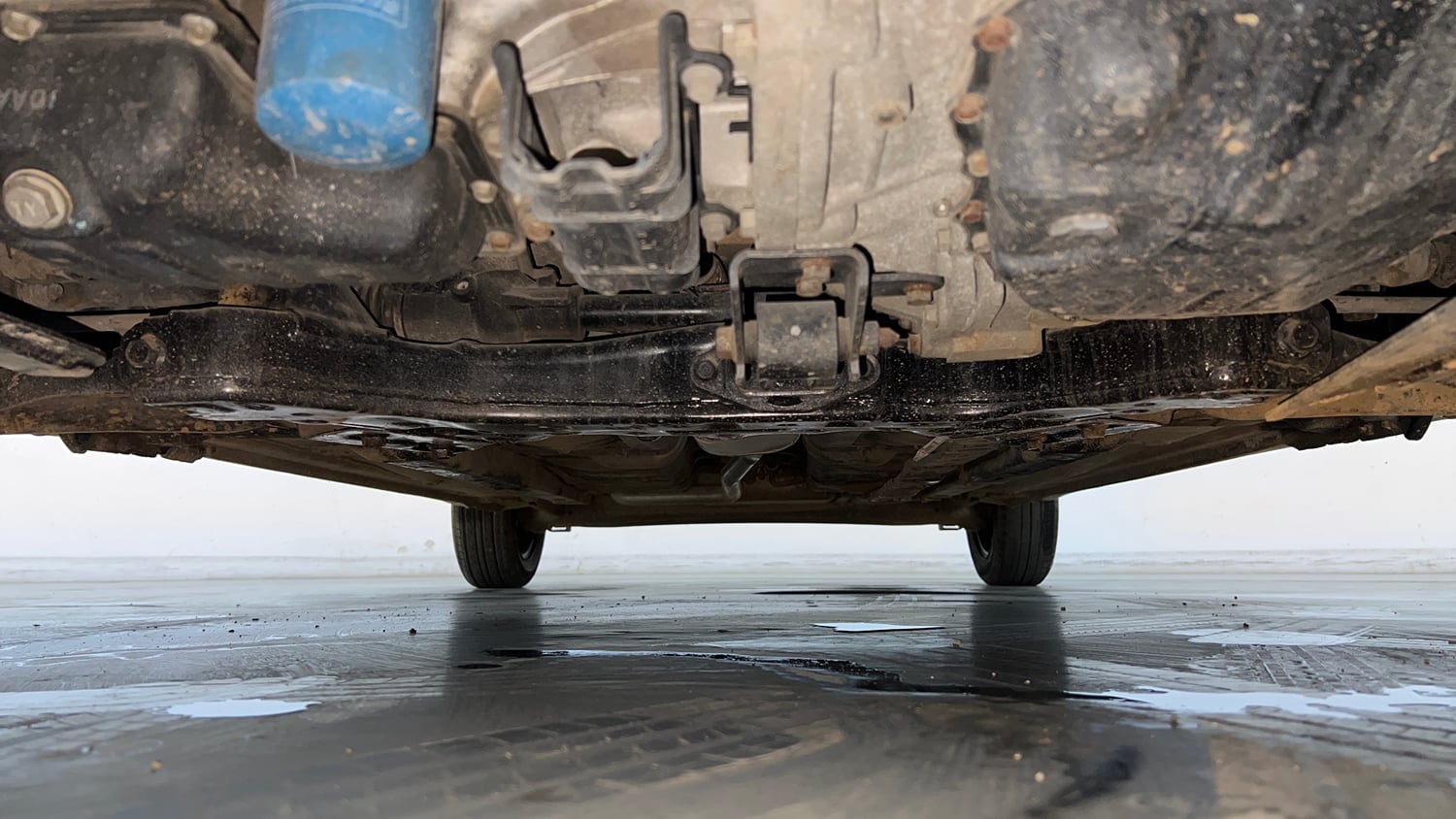 Used 2014 Hyundai Grand i10 Sportz AT 1.2 Kappa VTVT Petrol Automatic extra FRONT LEFT UNDERBODY VIEW