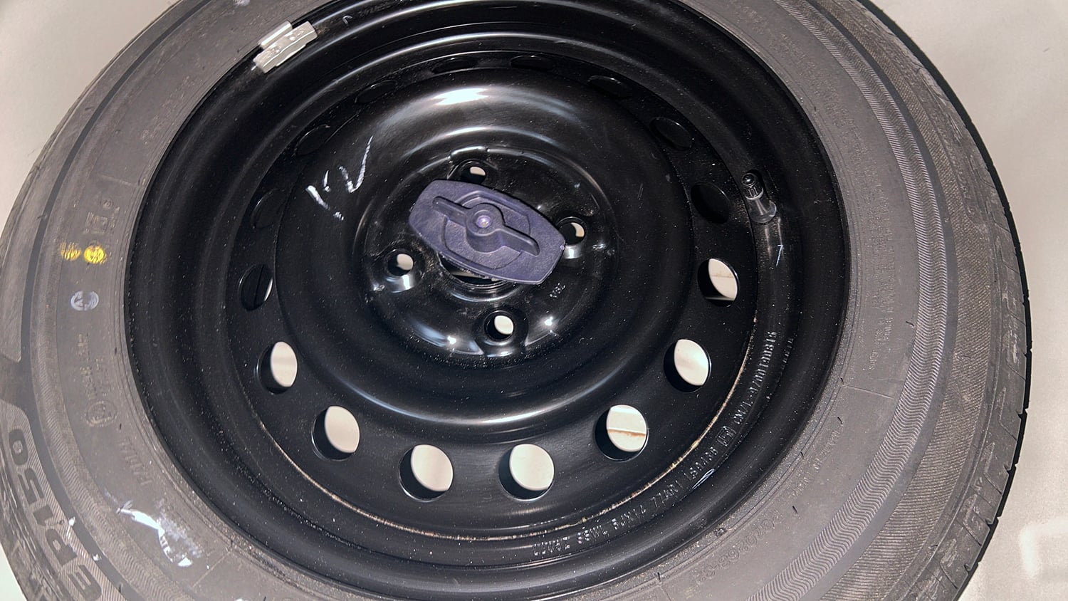 Used 2022 Maruti Suzuki Celerio VXi Petrol Manual tyres SPARE TYRE VIEW