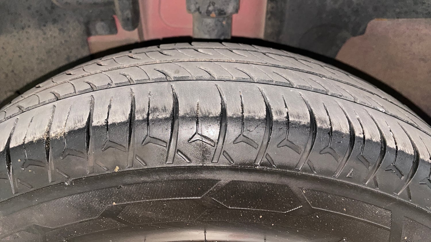 Used 2016 Renault Kwid 1.0 RXT Petrol Manual tyres LEFT FRONT TYRE TREAD VIEW
