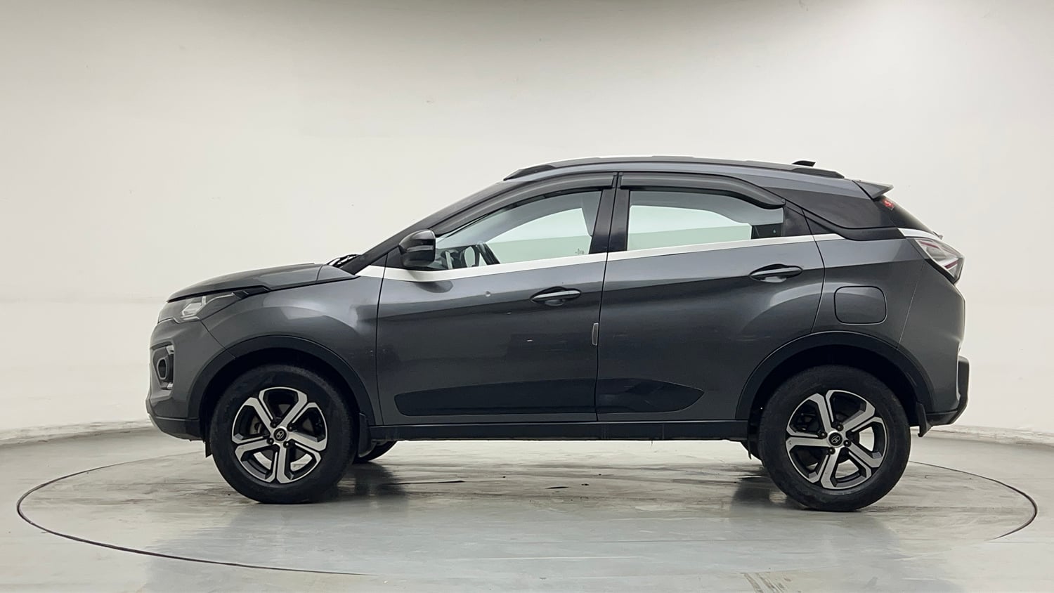 Used 2022 Tata Nexon XZA Plus (S) Petrol Automatic exterior LEFT SIDE VIEW