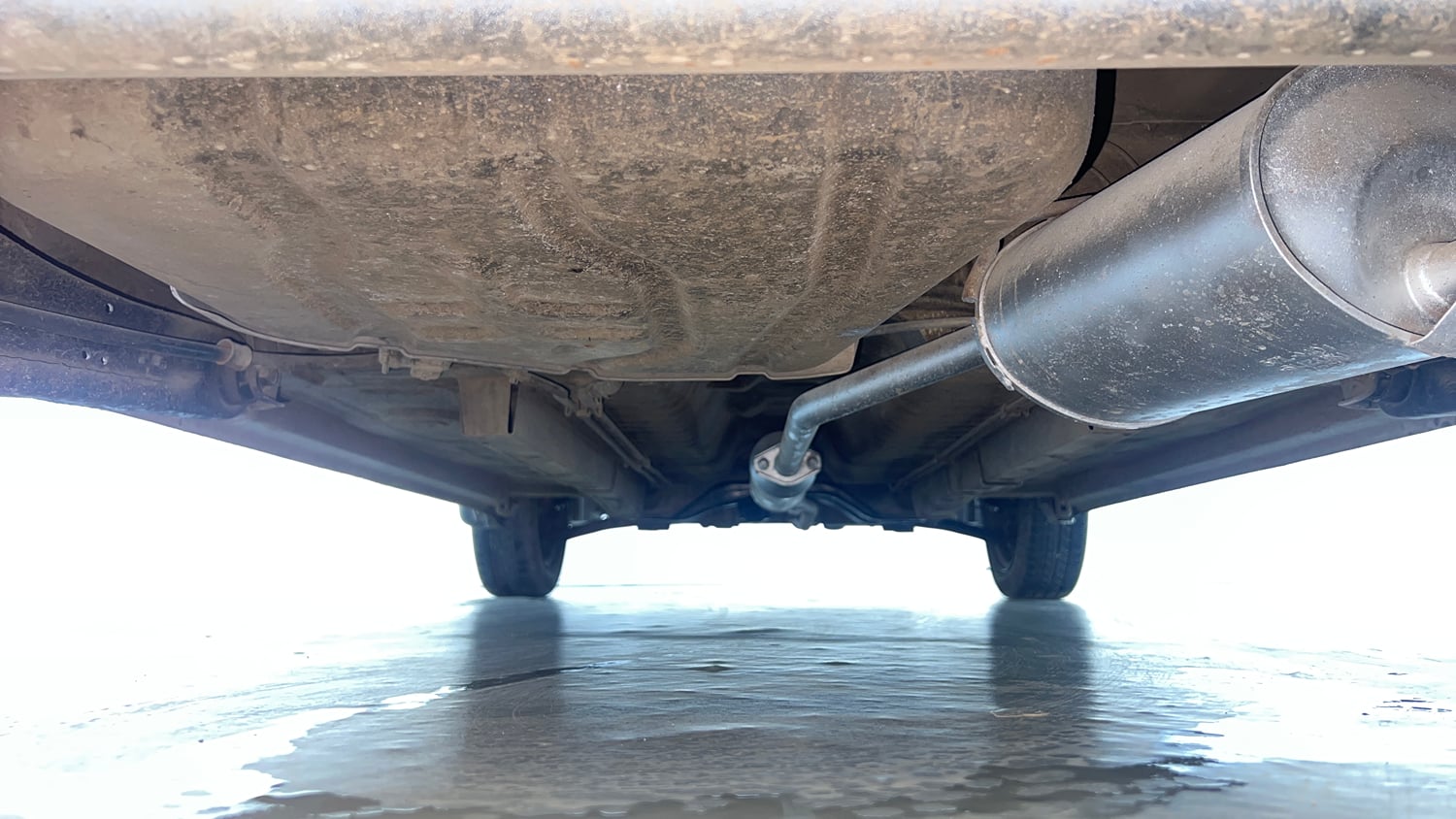 Used 2014 Maruti Suzuki Wagon R VXI Petrol Manual extra REAR UNDERBODY VIEW (TAKEN FROM REAR)