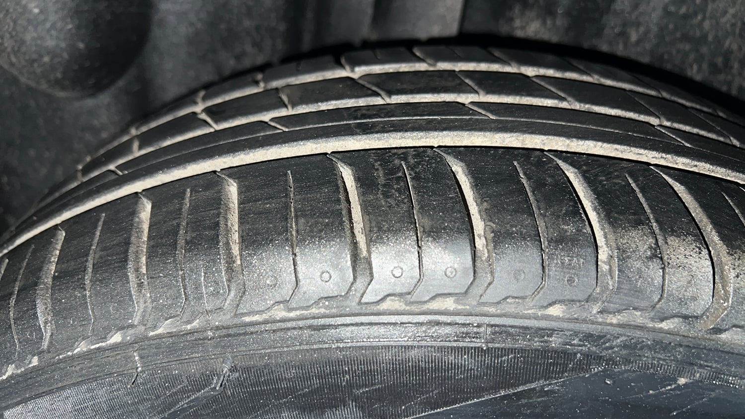 Used 2014 Volkswagen Polo Highline1.2L (P) Petrol Manual tyres RIGHT REAR TYRE TREAD VIEW