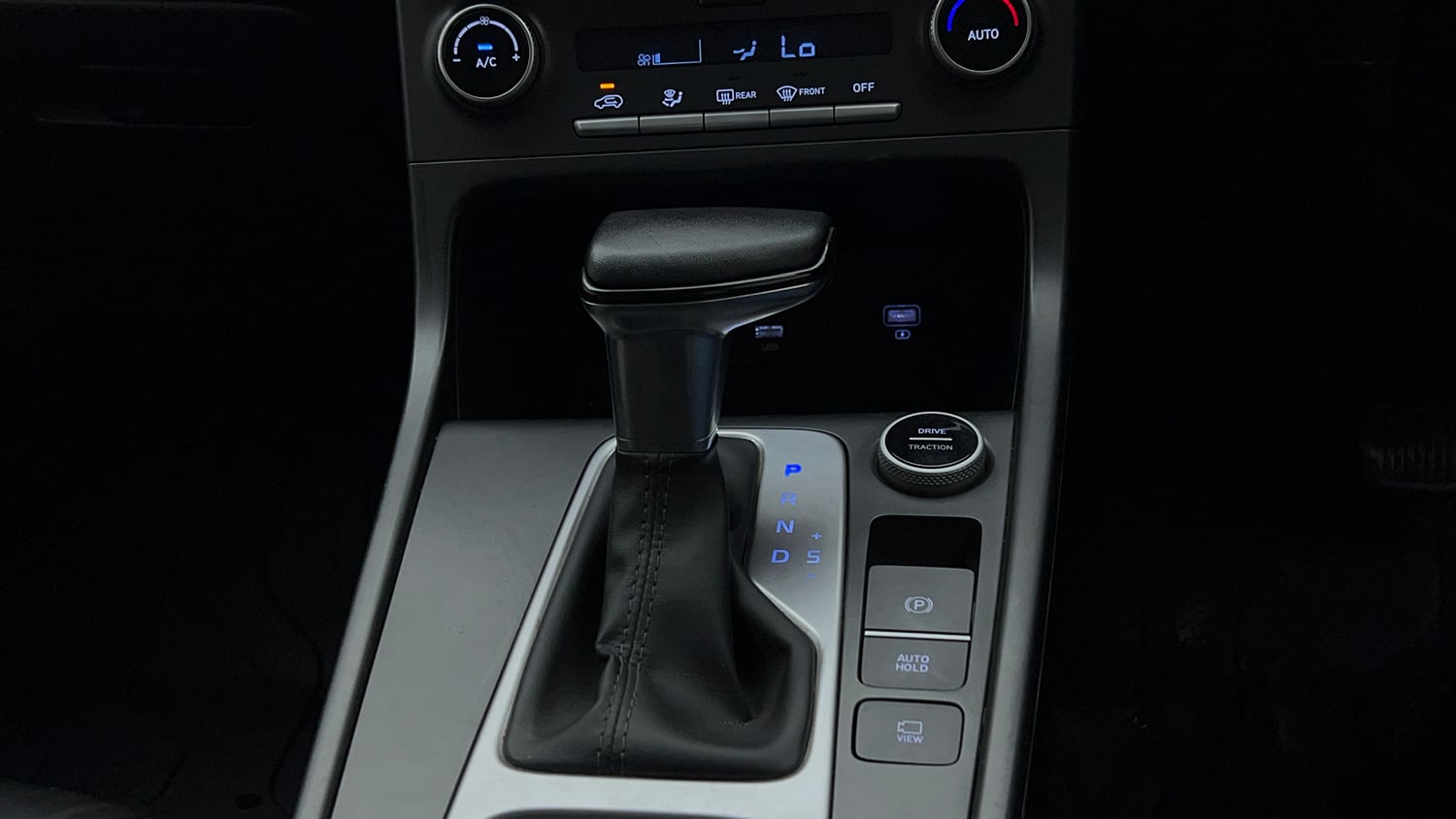 Used 2023 Hyundai Creta SX 1.5 Petrol IVT Petrol Automatic interior GEAR  KNOB VIEW