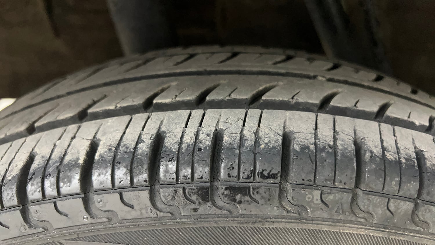 Used 2016 Renault Kwid RXT Petrol Manual tyres RIGHT REAR TYRE TREAD VIEW