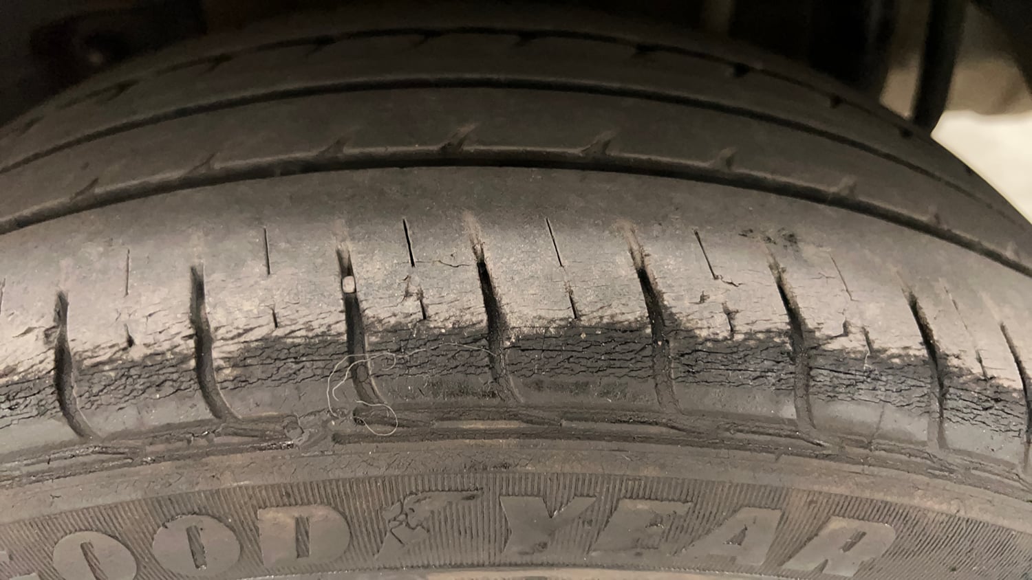 Used 2018 Tata Tigor Revotron XZ (O) Petrol Manual tyres LEFT REAR TYRE TREAD VIEW