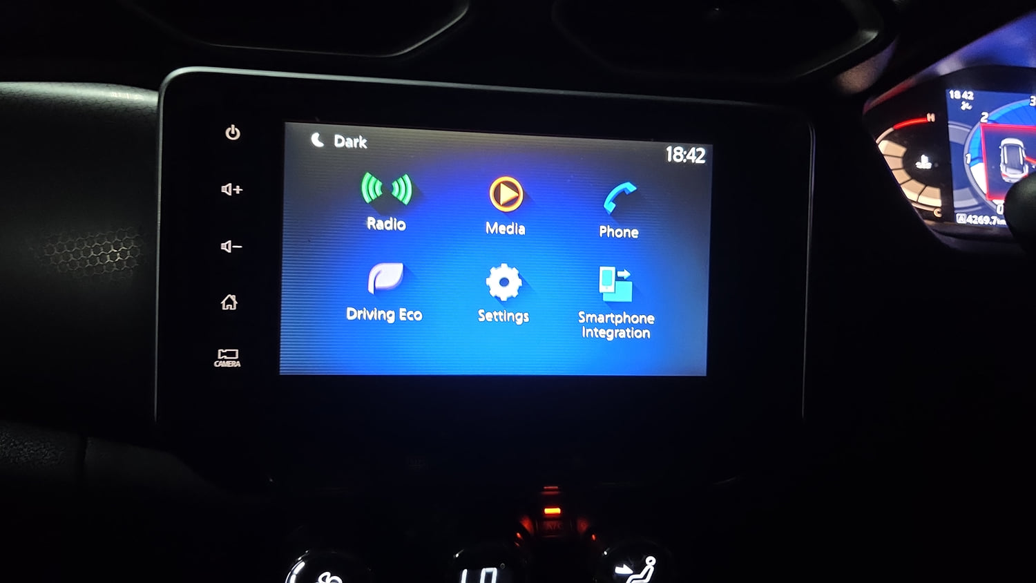 Used 2022 Nissan Magnite XV Premium Turbo CVT Petrol Automatic interior MUSIC SYSTEM & AC CONTROL VIEW