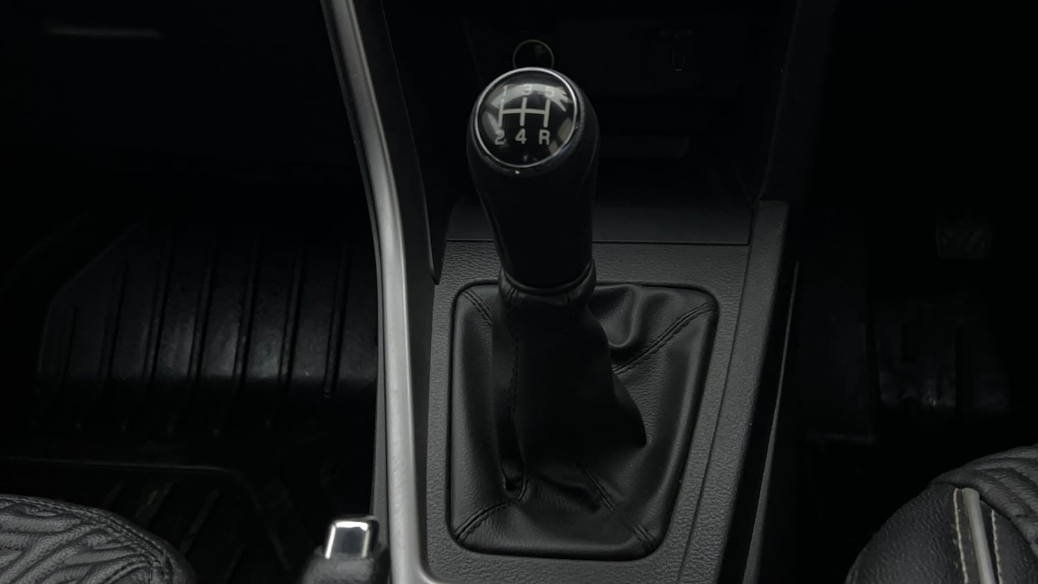 Used 2022 Maruti Suzuki Brezza ZXi Petrol Manual interior GEAR  KNOB VIEW
