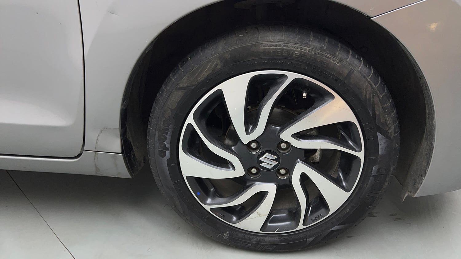 Used 2019 Maruti Suzuki Baleno Alpha Automatic Petrol Automatic tyres RIGHT FRONT TYRE RIM VIEW
