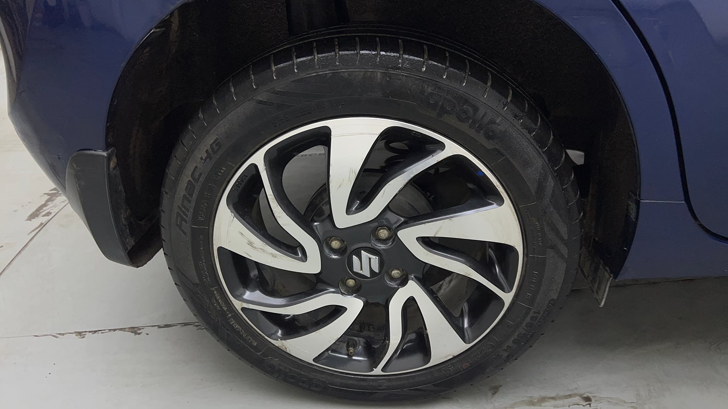 Used 2019 Maruti Suzuki Baleno Zeta Petrol Manual tyres RIGHT REAR TYRE RIM VIEW