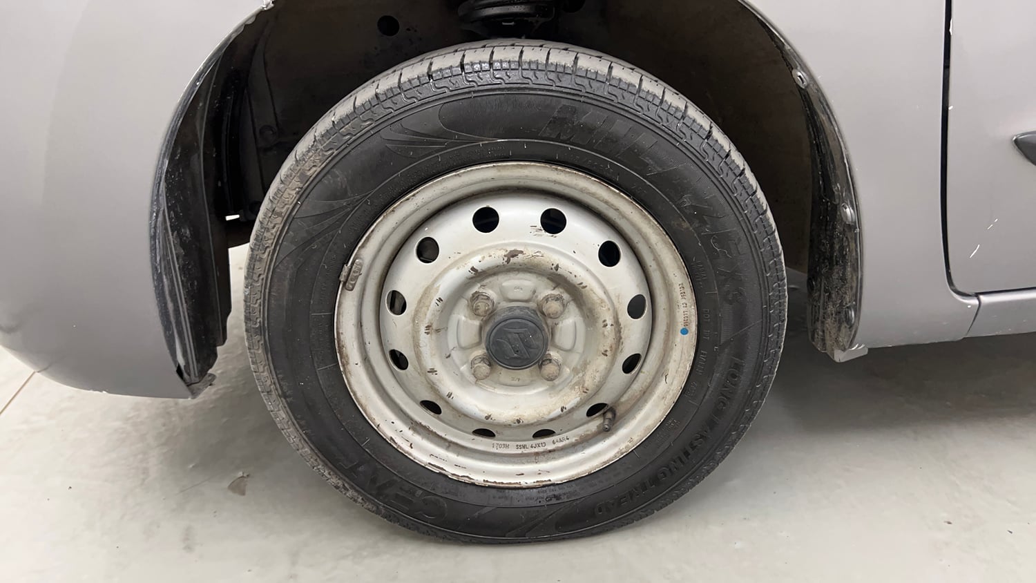 Used 2017 Maruti Suzuki Wagon R LXI CNG Cng Manual tyres LEFT FRONT TYRE RIM VIEW