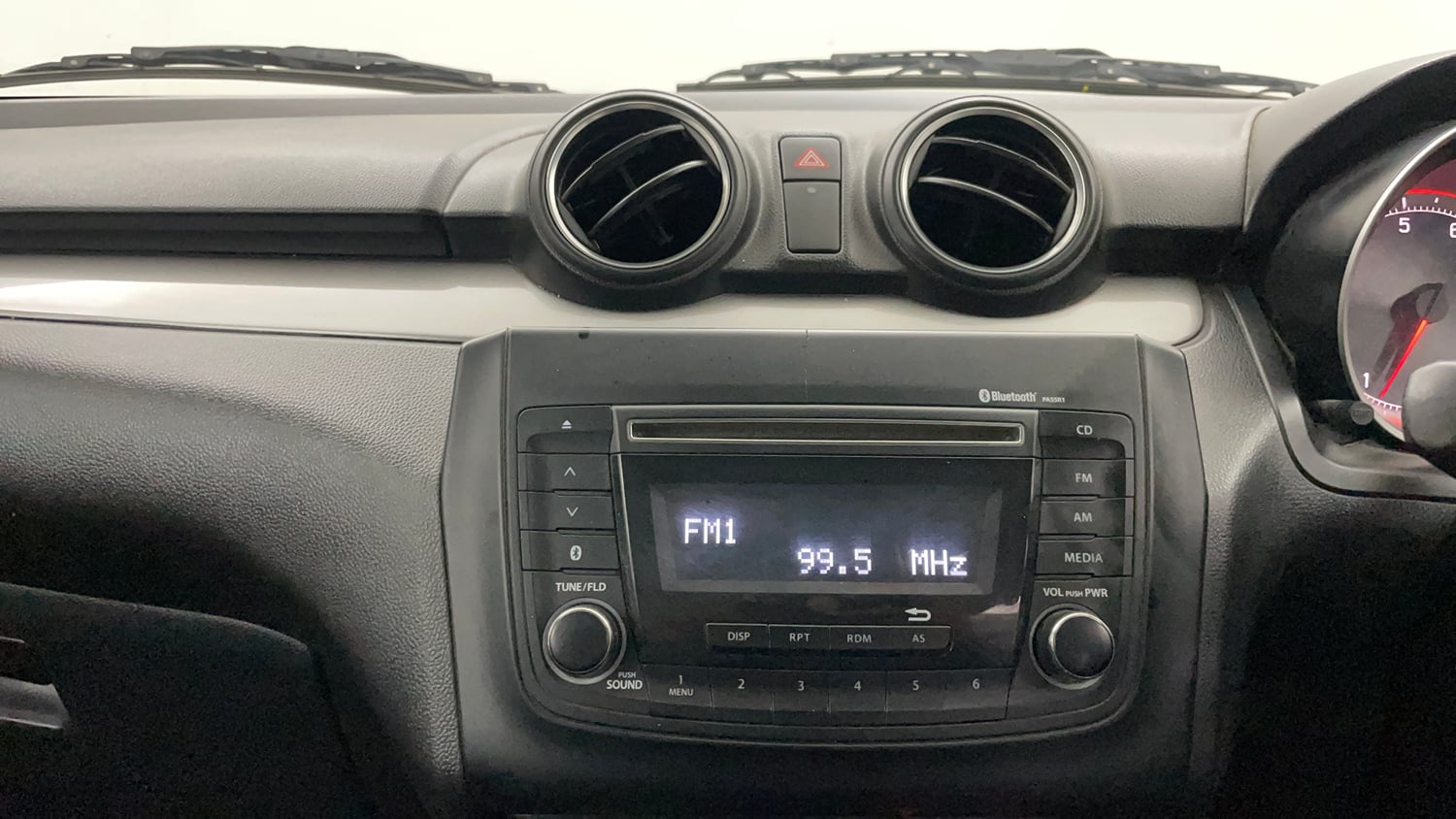 Used 2020 Maruti Suzuki Swift VXi Petrol Manual interior MUSIC SYSTEM & AC CONTROL VIEW