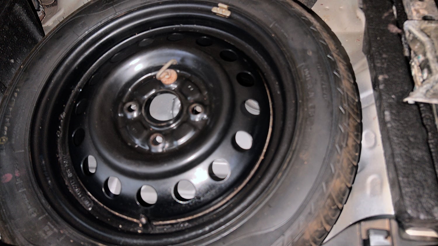 Used 2017 Maruti Suzuki Wagon R VXI Petrol Manual tyres SPARE TYRE VIEW