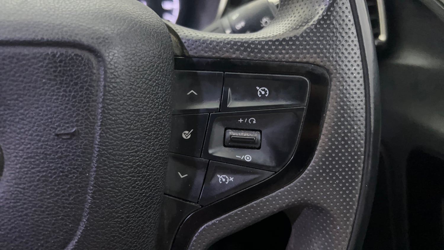 Used 2022 Tata Harrier XZA Plus Dark Edition Diesel Automatic top_features Cruise control