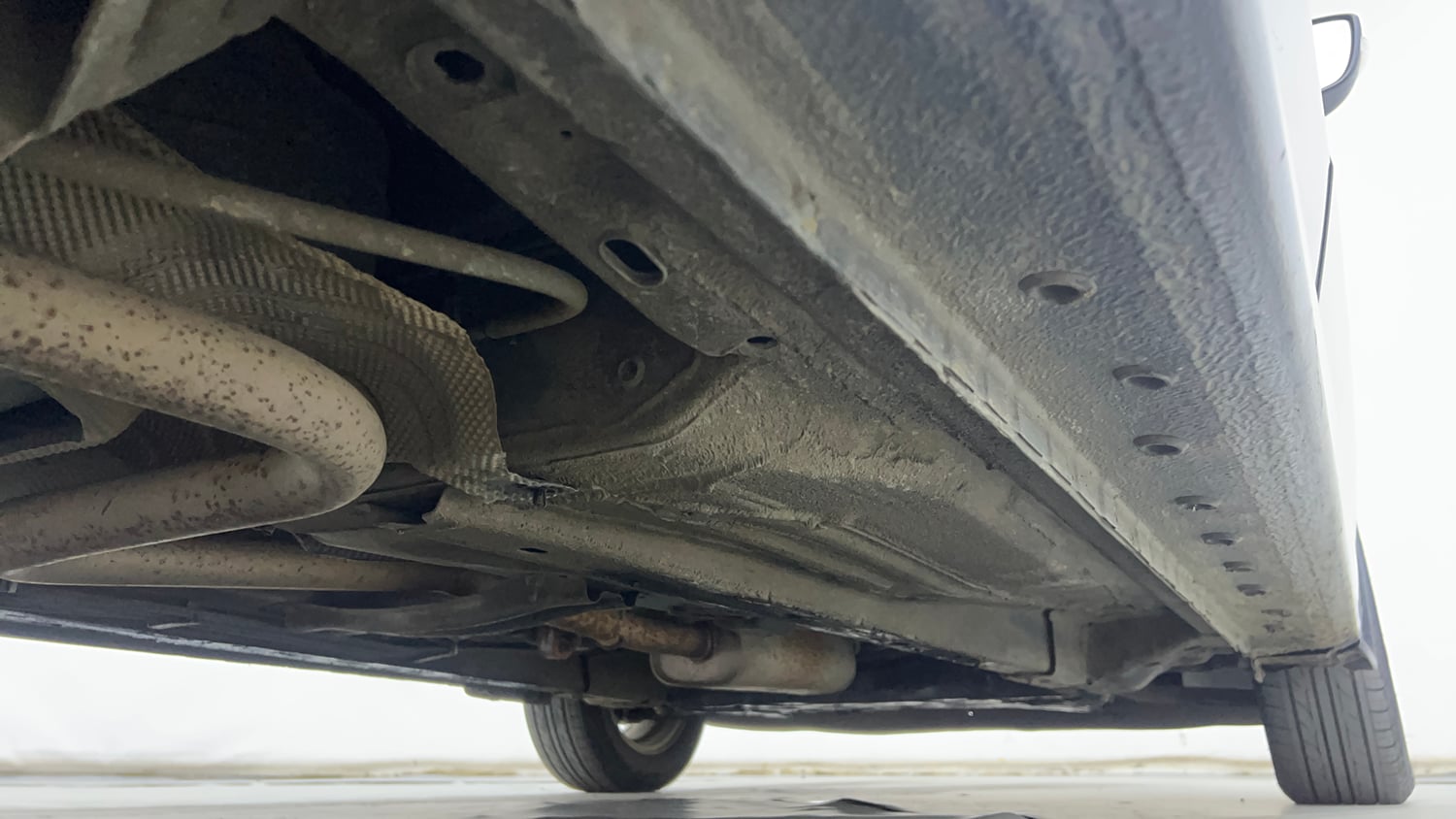 Used 2019 Ford Figo Titanium 1.2 Ti-VCT MT Petrol Manual extra REAR RIGHT UNDERBODY VIEW