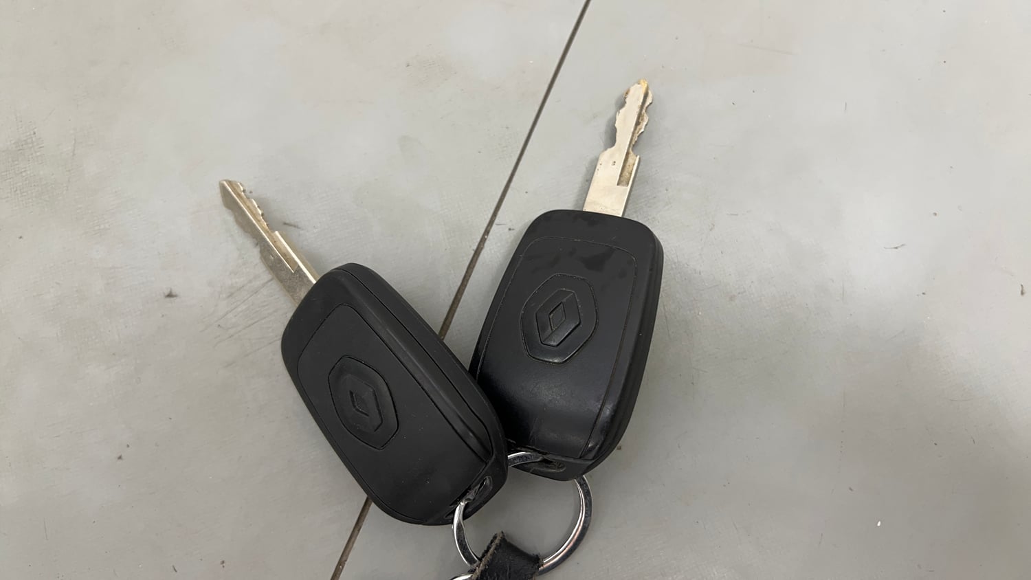 Used 2016 Renault Kwid RXT Petrol Manual extra CAR KEY VIEW
