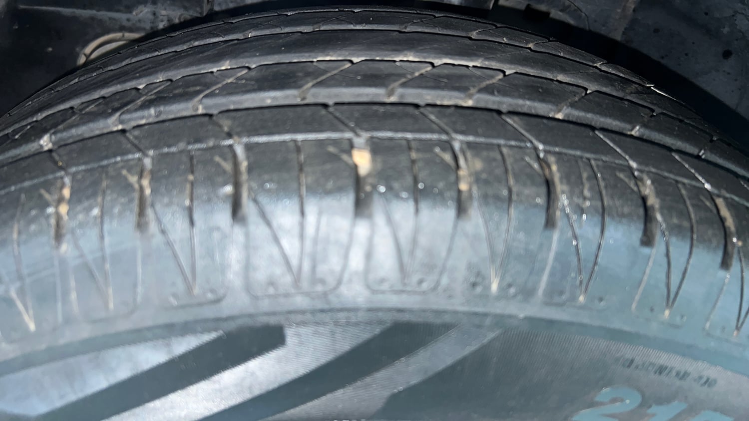 Used 2022 Tata Nexon XZA Plus (S) Petrol Automatic tyres LEFT FRONT TYRE TREAD VIEW