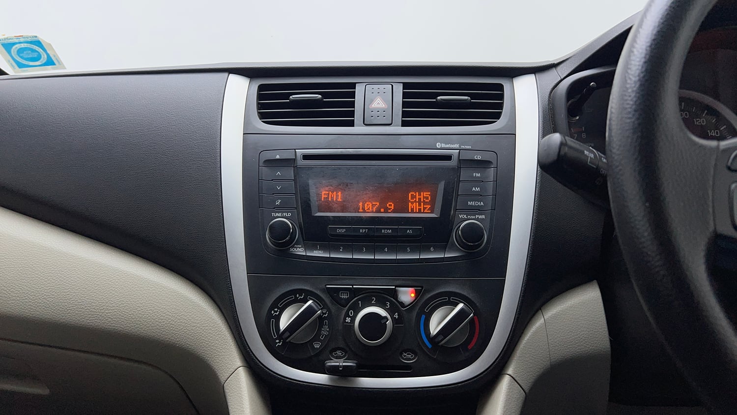 Used 2018 Maruti Suzuki Celerio ZXi AMT Petrol Automatic top_features Integrated (in-dash) music system