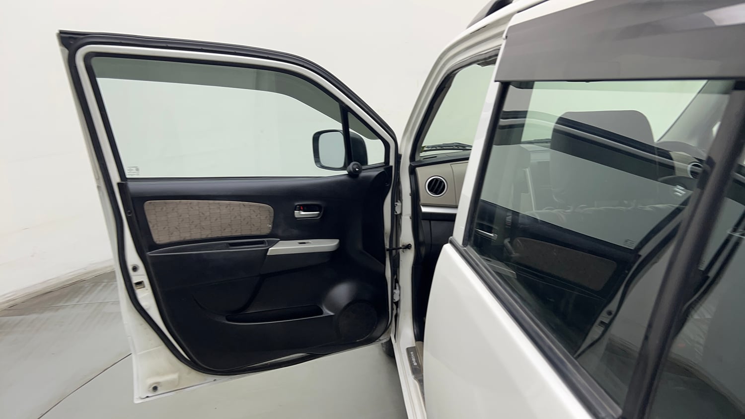 Used 2016 Maruti Suzuki Wagon R 1.0 VXI AMT Petrol Automatic interior LEFT FRONT DOOR OPEN VIEW