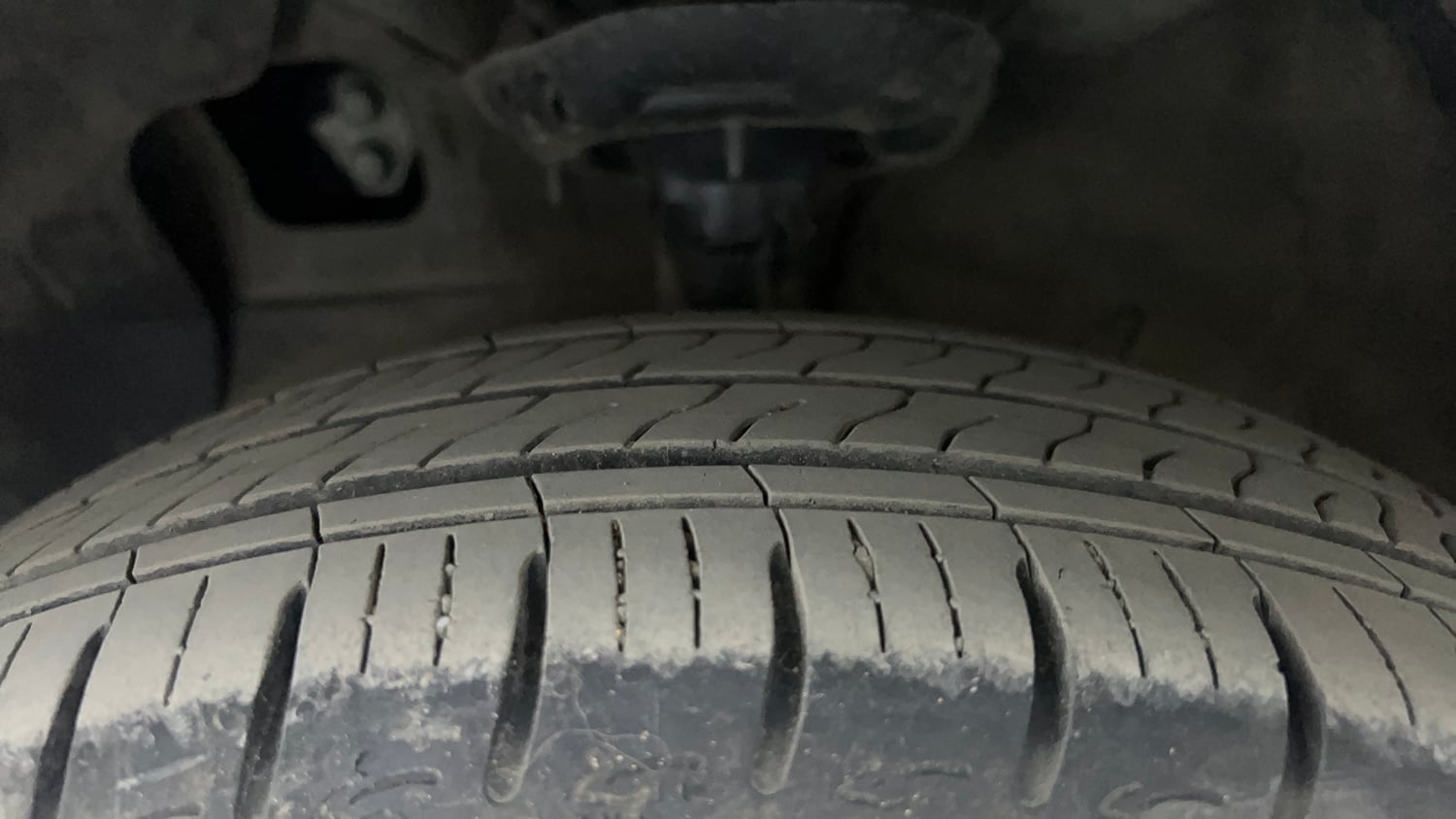 Used 2022 Hyundai Grand i10 Nios Asta 1.2 Kappa VTVT Petrol Manual tyres LEFT FRONT TYRE TREAD VIEW