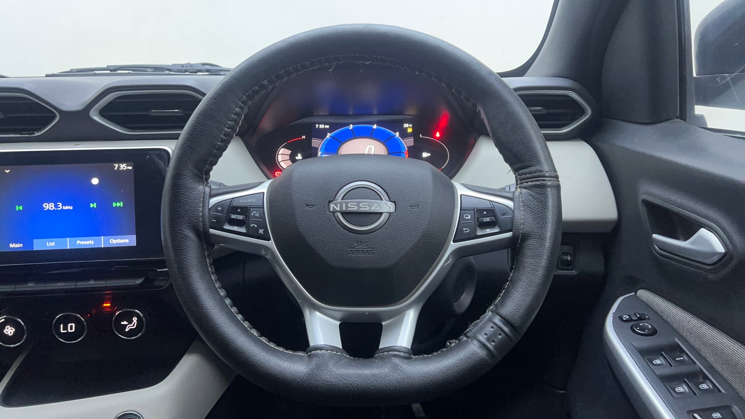 Used 2021 Nissan Magnite XV Turbo CVT Petrol Automatic interior STEERING VIEW