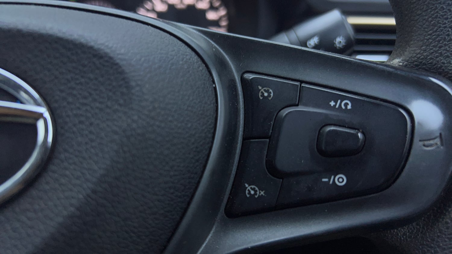 Used 2021 Tata Punch Accomplished Dazzle Pack MT Petrol Manual top_features Cruise control