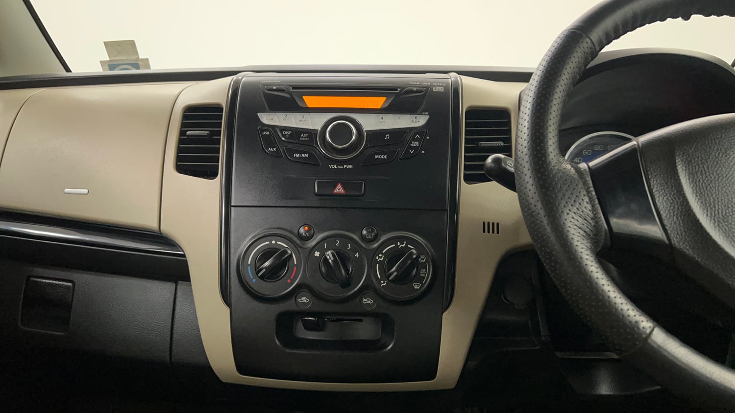 Used 2018 Maruti Suzuki Wagon R VXI Petrol Manual interior MUSIC SYSTEM & AC CONTROL VIEW